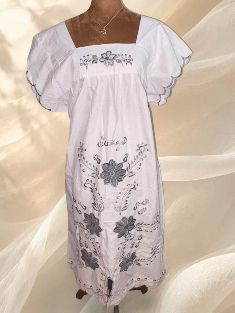 Vintage Nicaragua Embroidered White Maxi Dress Scalloped Puff Sleeve L XL